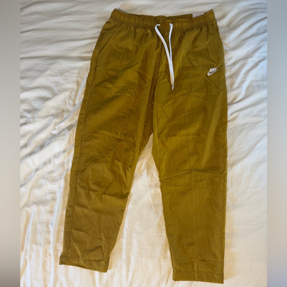 Nike Standard Fit Taper Leg Regular Length